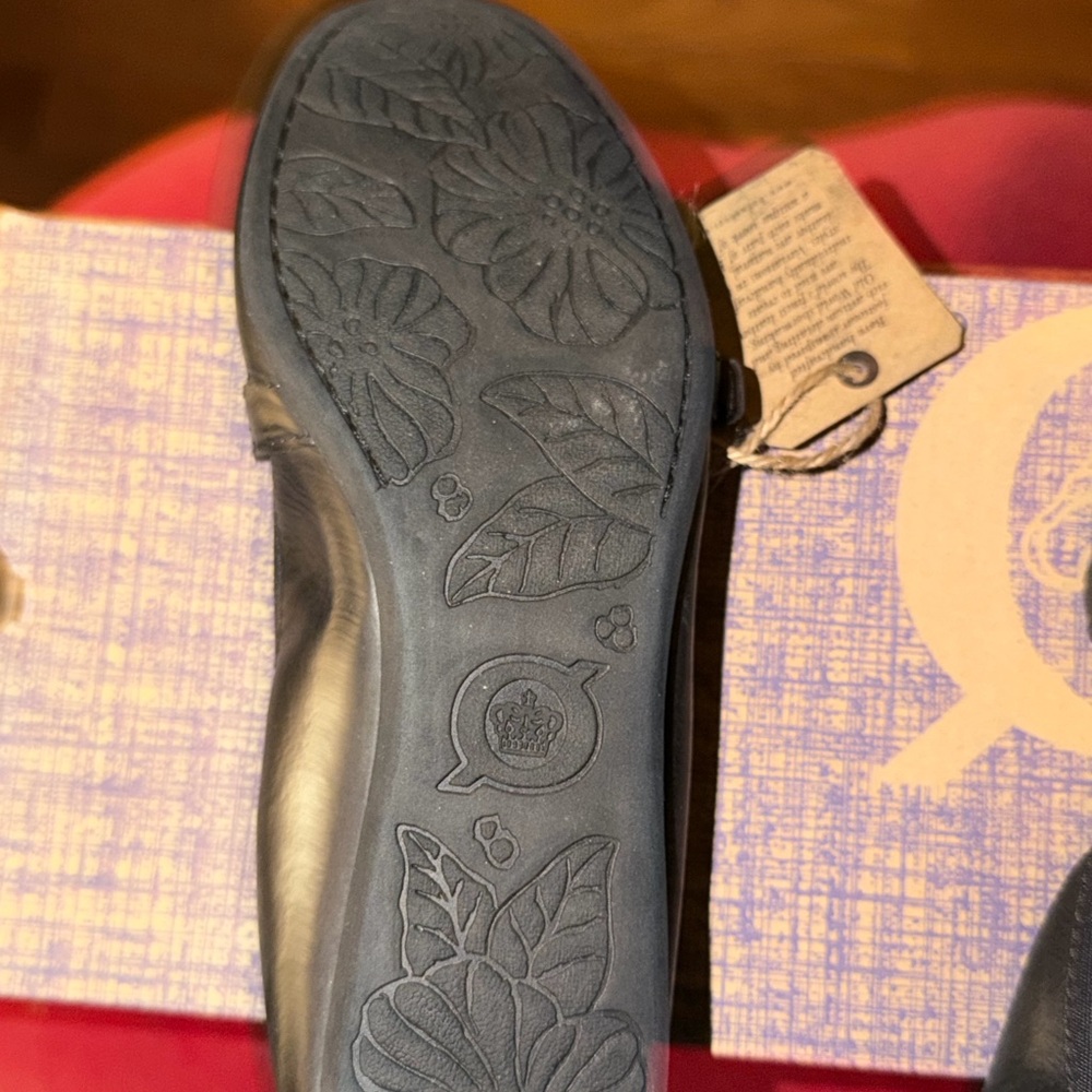 Born Black Leather Mary Jane Flats with Buckle Strap - Picture 13 of 13